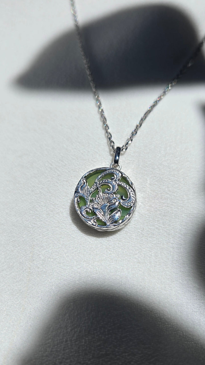 SV AGATE ROUND PLATE PENDANT