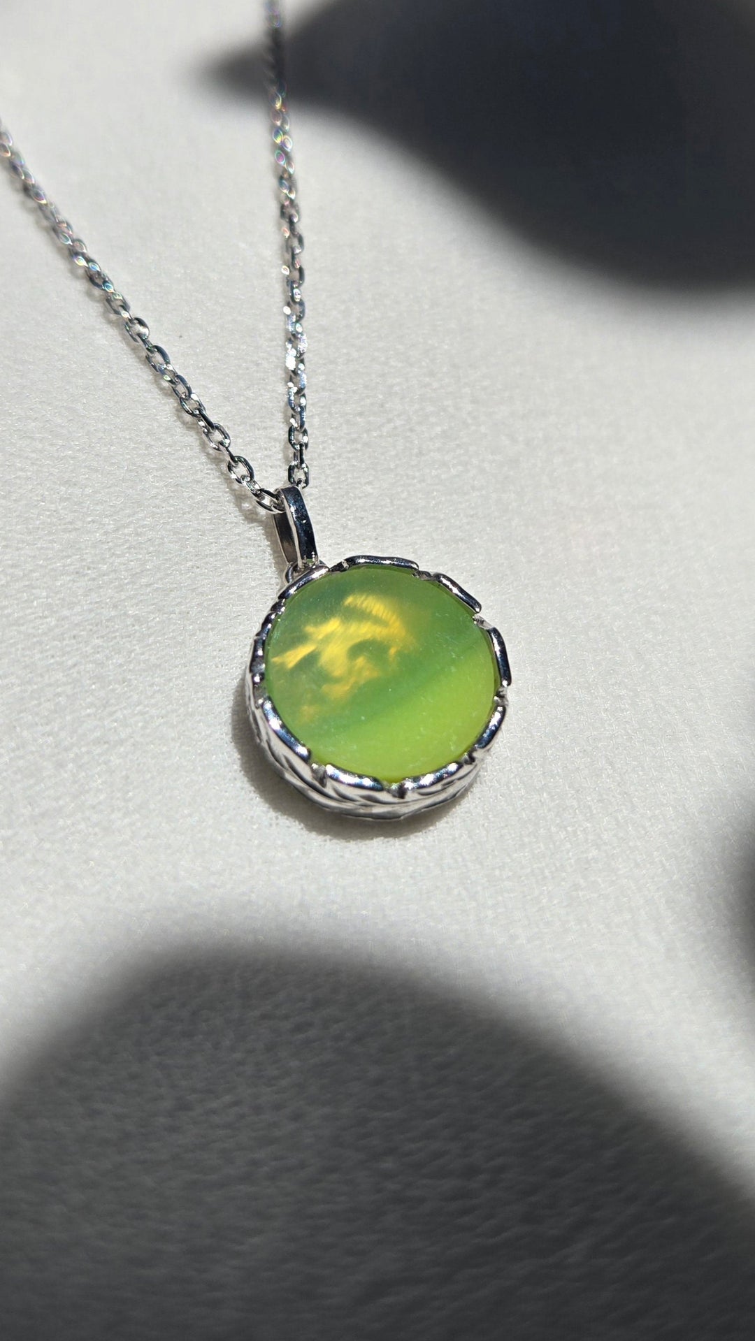 SV AGATE ROUND PLATE PENDANT