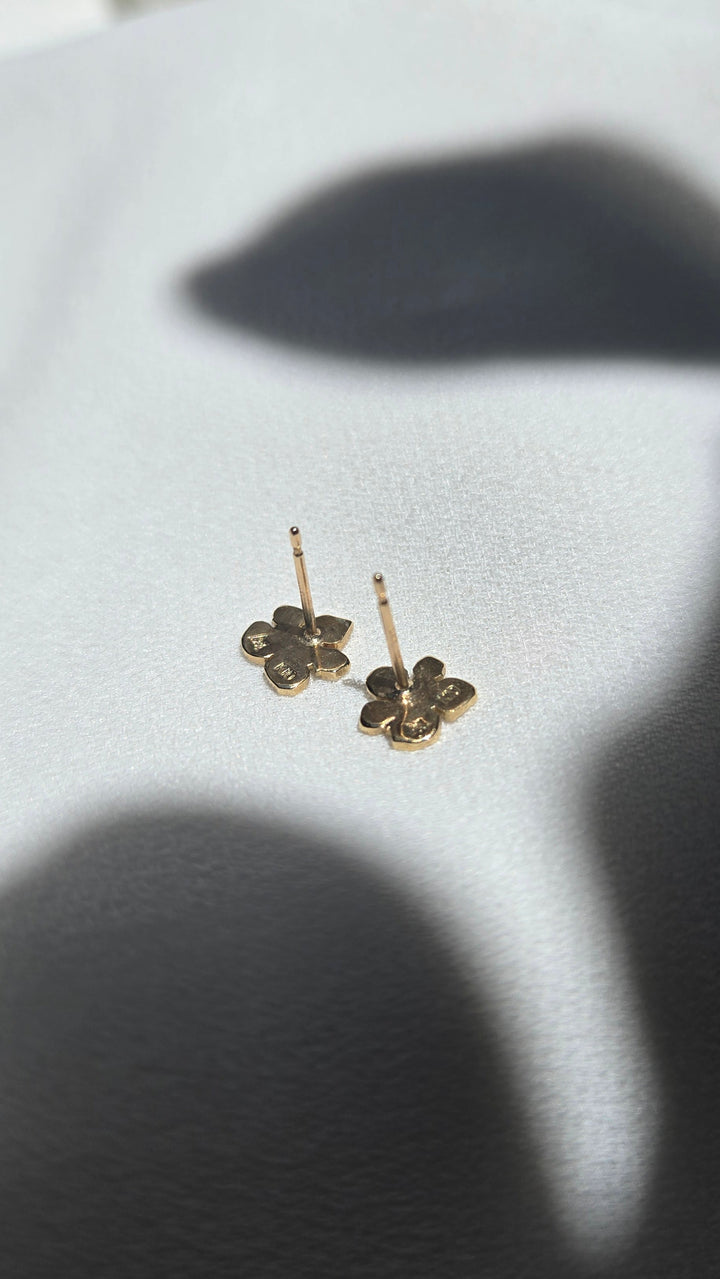K10YG PLUMERIA EARRING