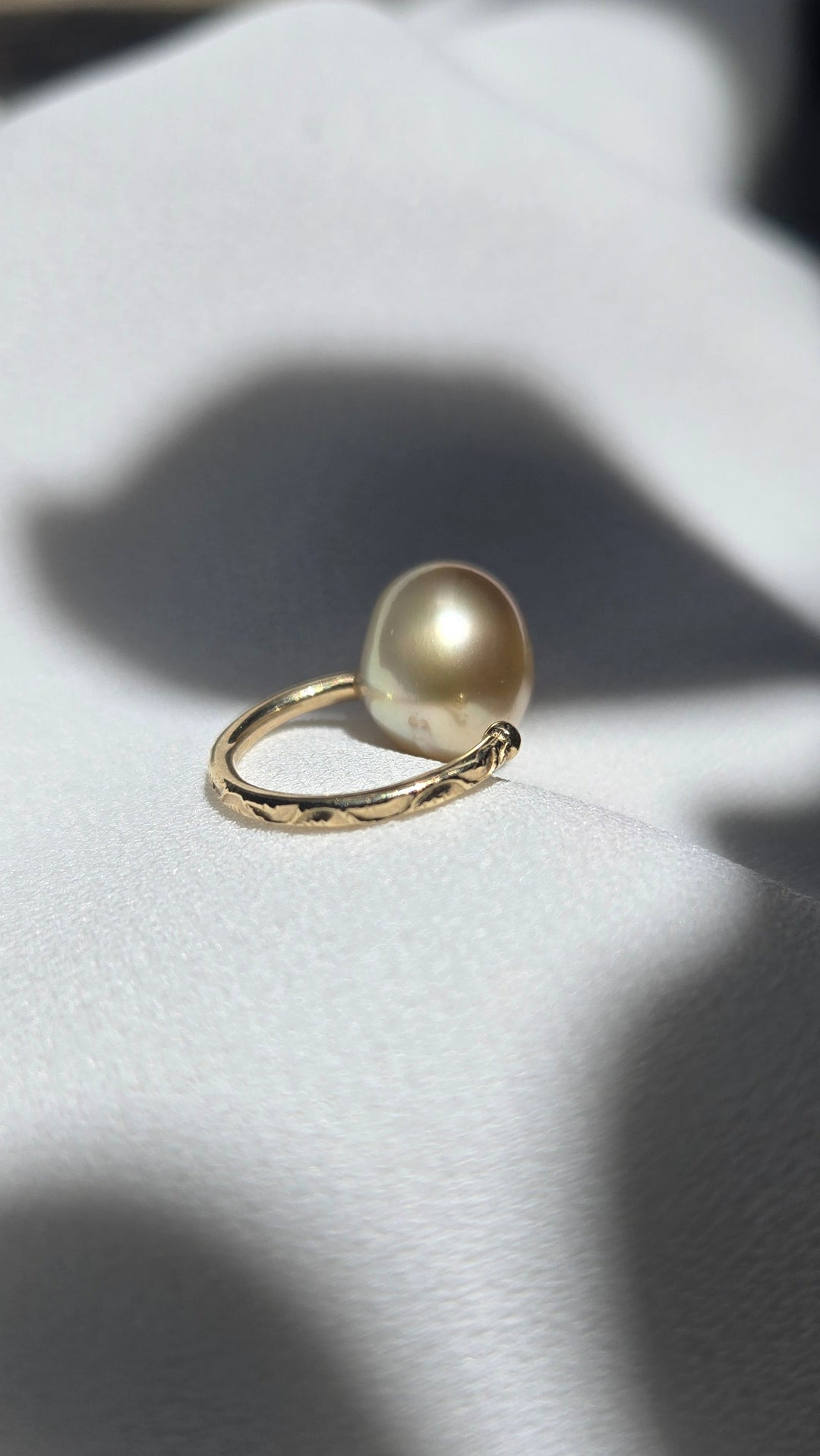 K10 BAROQUE  PEARL EARCUFF