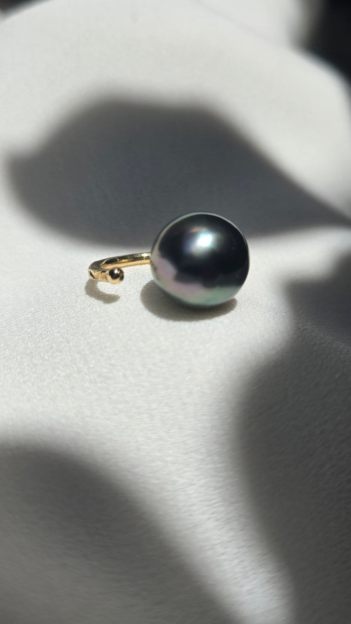 K10 BAROQUE  PEARL EARCUFF