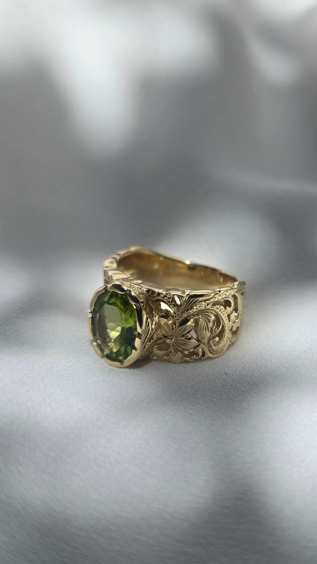 K14YG PERIDOT FILIGREE RING
