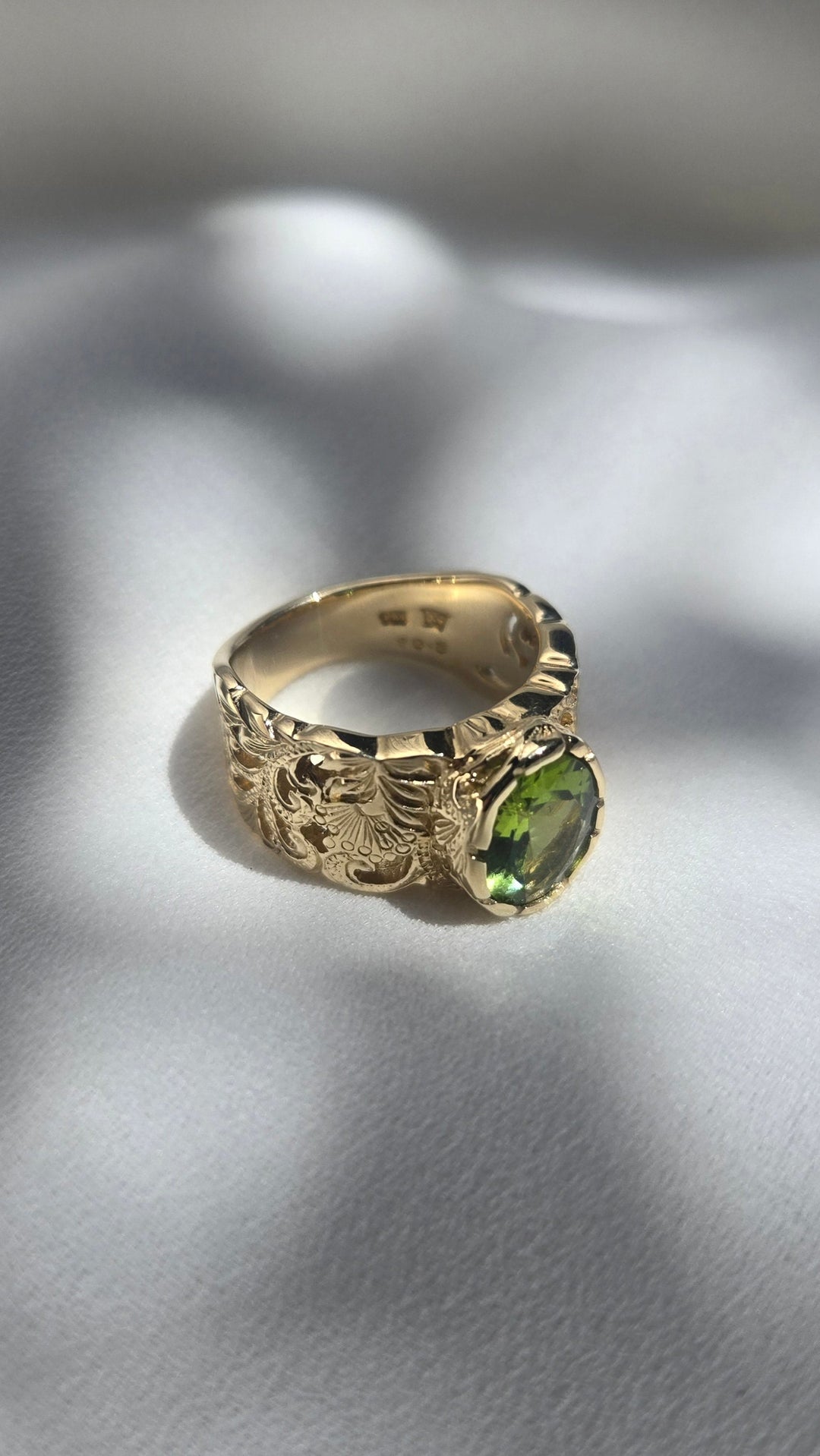 K14YG PERIDOT FILIGREE RING