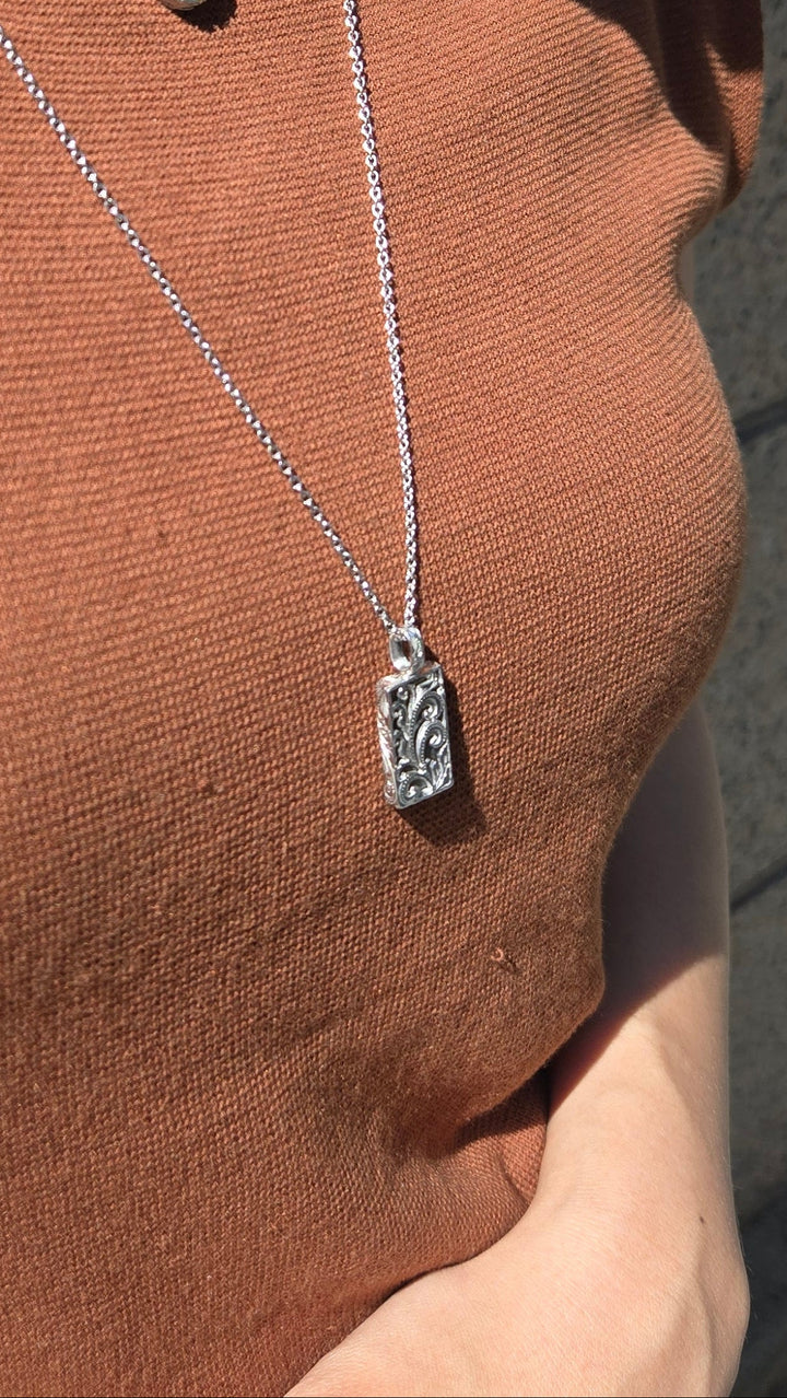 SV  AGATE RECTANGLE PENDANT