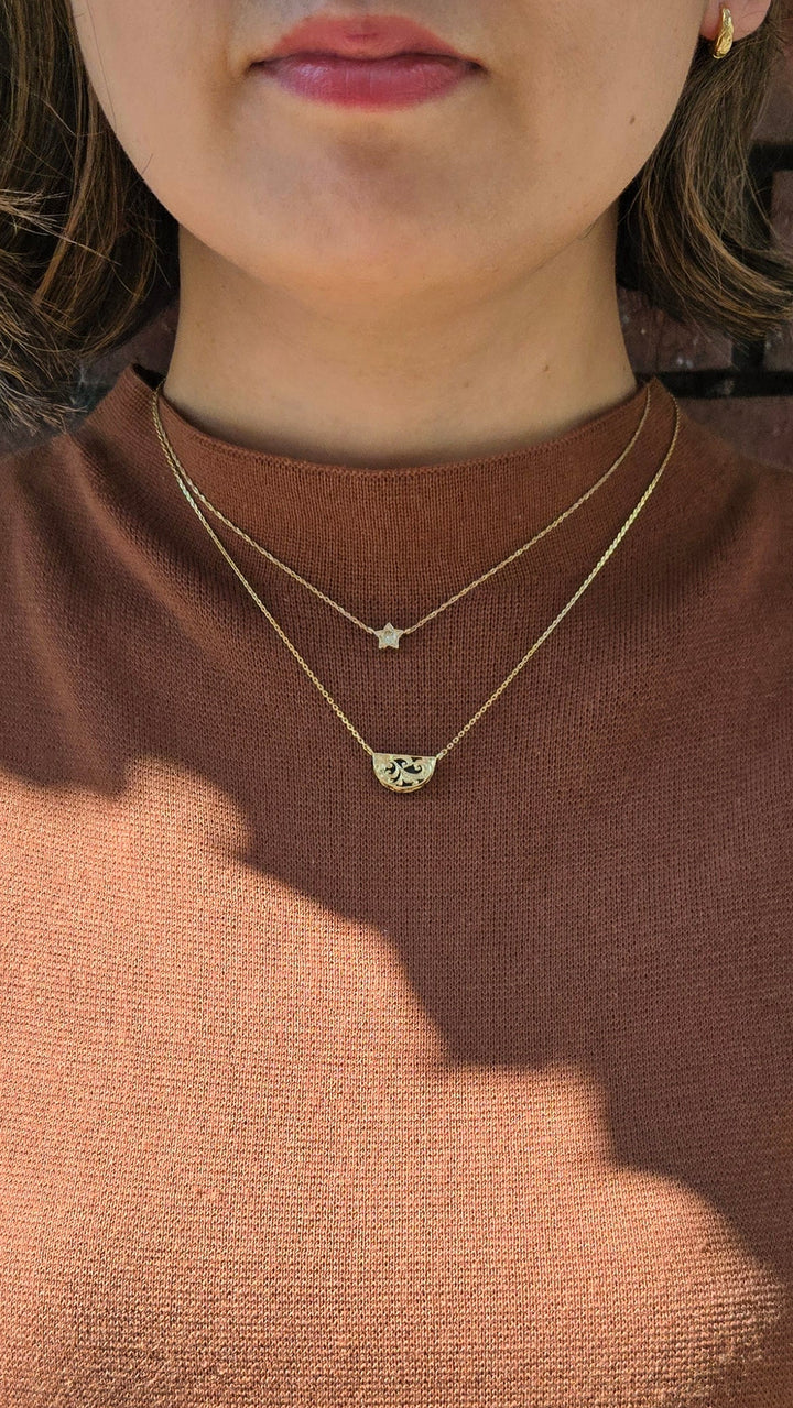 K18YG HALF MOON ONYX PENDANT
