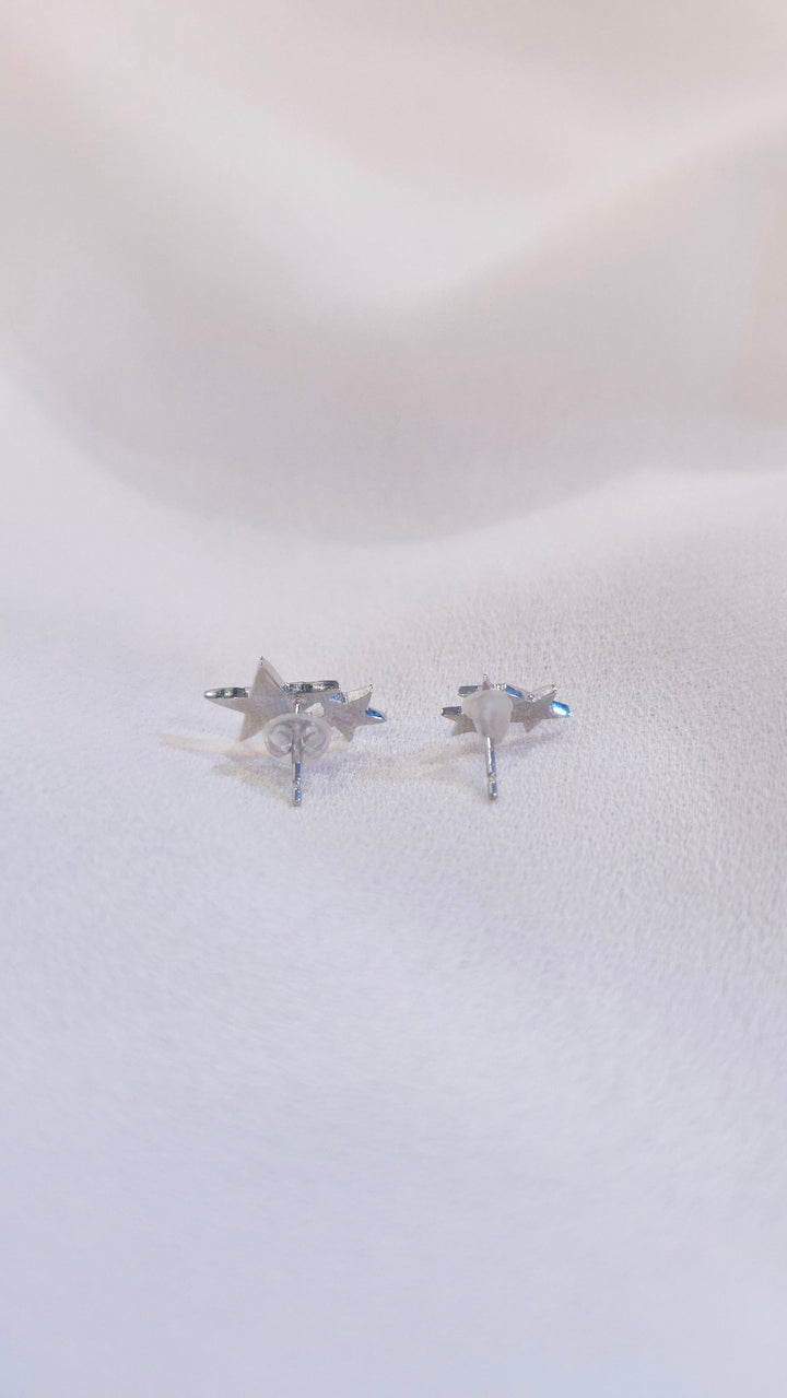 K10WG STAR STUDS EARRINGS