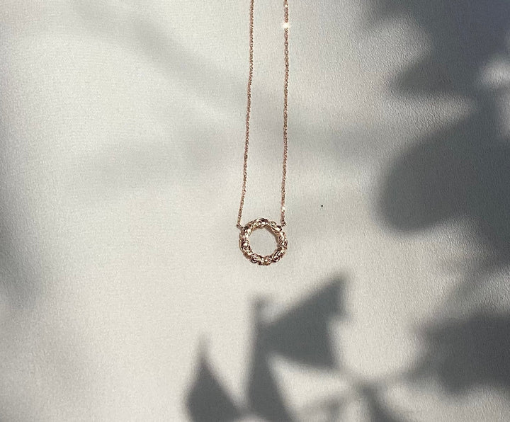 K10PG FLOWER LEI  PENDANT M