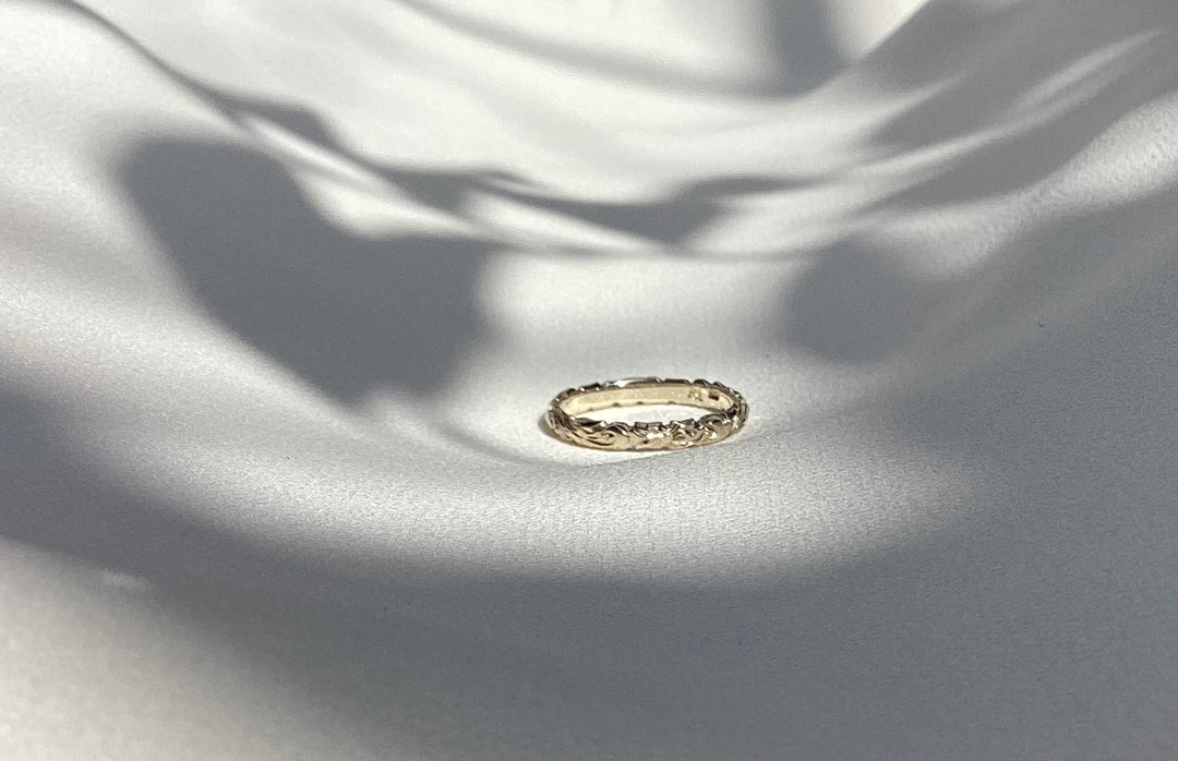 K10WG 3MM BL CUTOUT HAND ENGRAVED RING