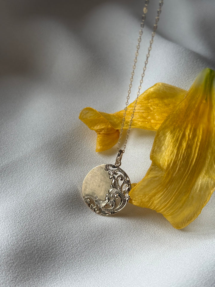 CIRCLE L PENDANT