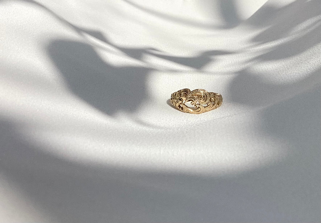 K18YG 9MM OVAL FILIGREE RING