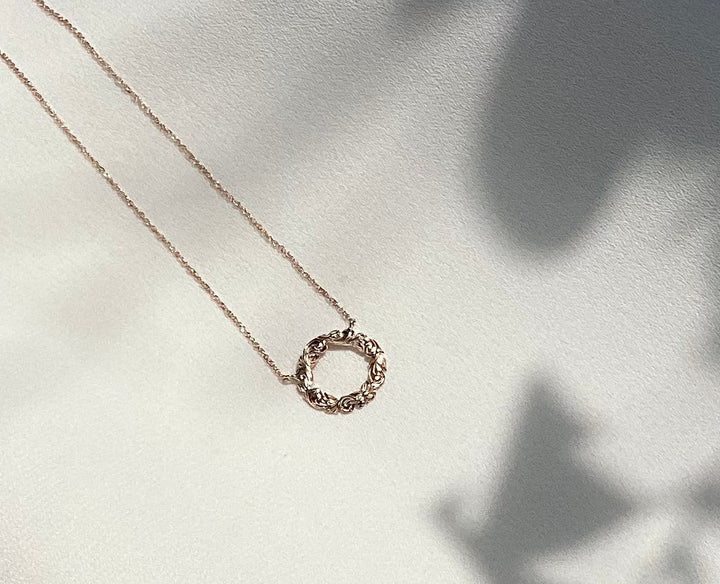 K10PG FLOWER LEI  PENDANT M