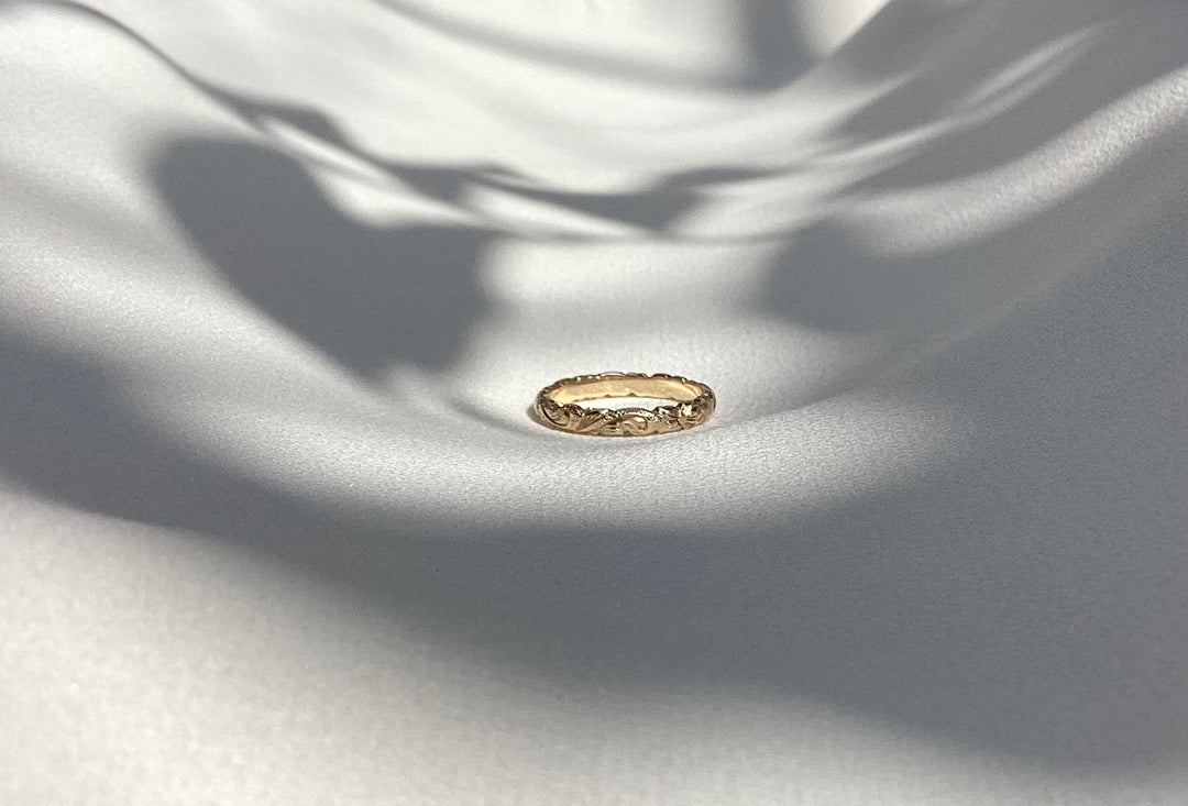 K10YG 3MM BL CUTOUT HAND ENGRAVED RING