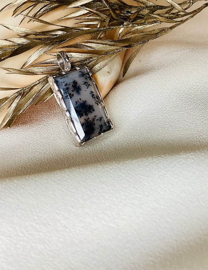 DENDRITE AGATE PENDANT