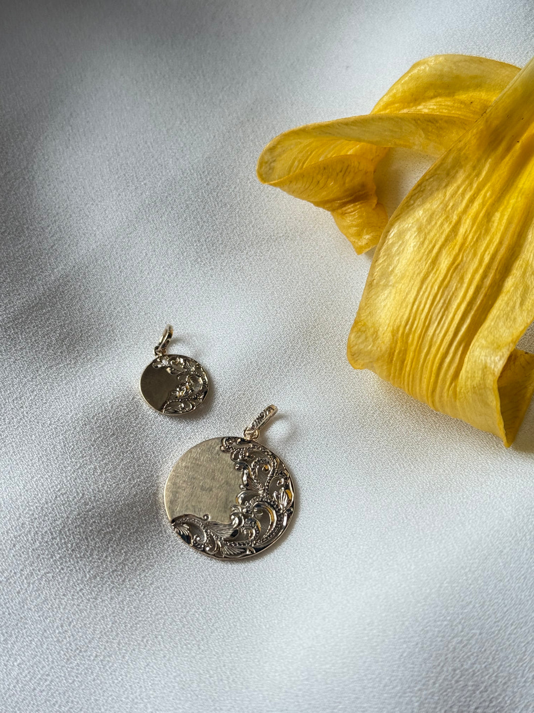 CIRCLE L PENDANT