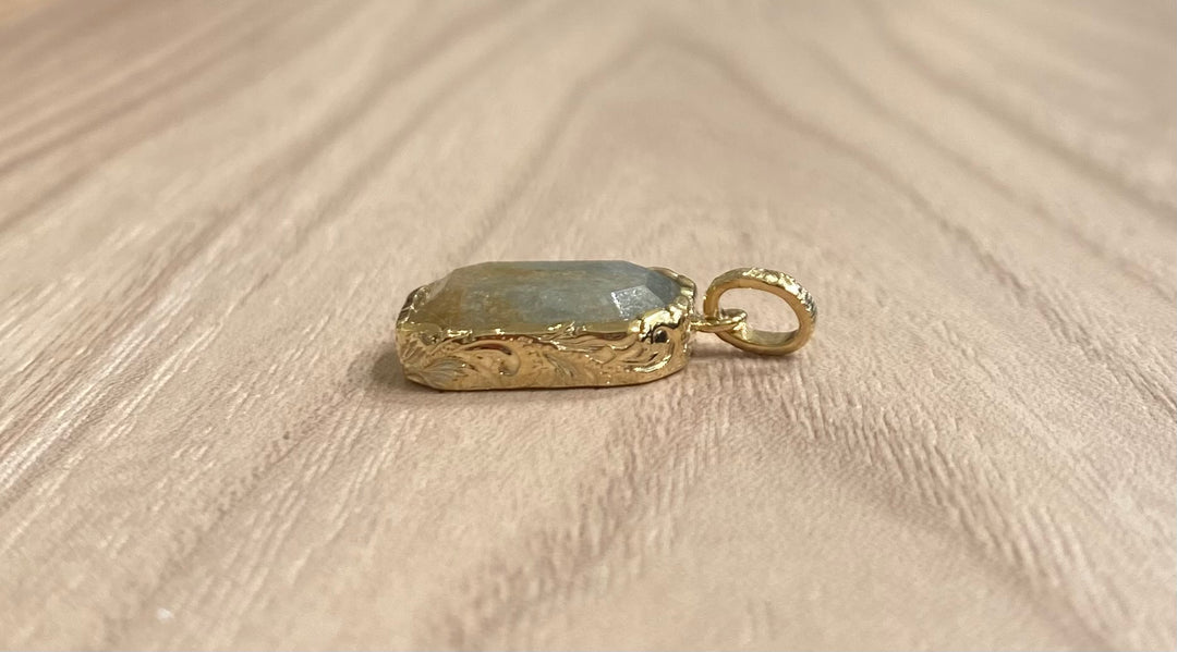 BLUE QUARTZ PENDANT